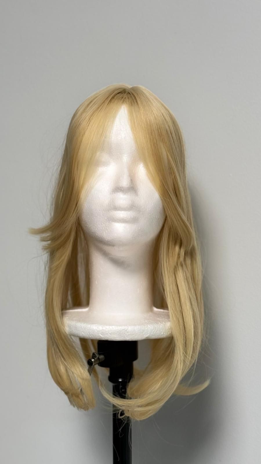 Topper Sintetic Blond Auriu – Volum și Breton "Curtain Bangs"